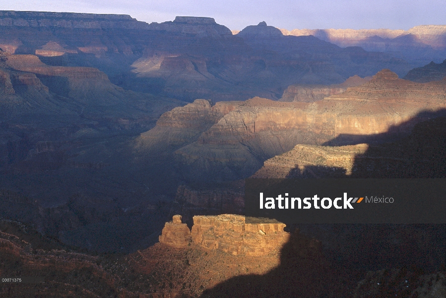 Puesta de sol sobre el Parque Nacional Gran Cañón, Arizona