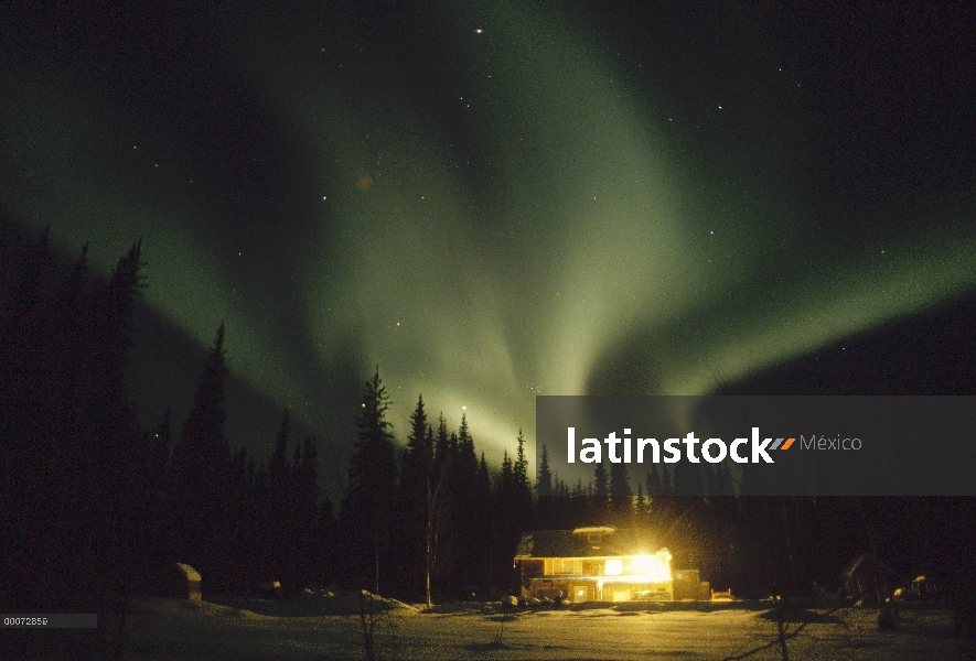 Aurora Boreal sobre cabina, Alaska