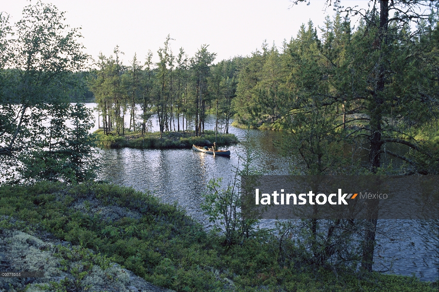 Piragüismo en la zona desierto, Minnesota de la canoa de límite aguas turismo