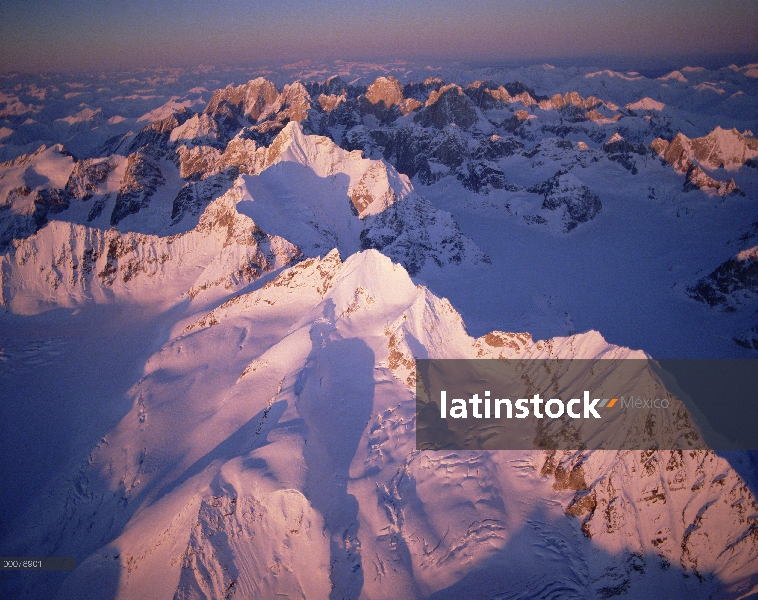 Cumbres nevadas de la Cordillera de Alaska, Alaska