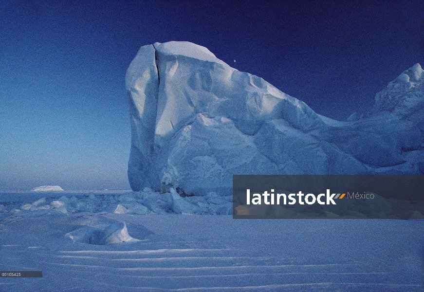 Iceberg, isla de Ellesmere, Nunavut, Canadá