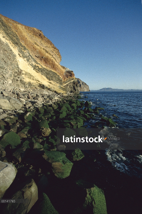 Intrincadas capas sedimentarias, Isla San Esteban, mar de Cortés, Baja California, México