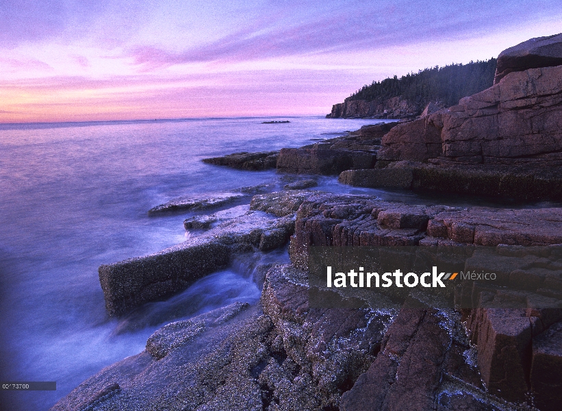 Costa Atlántica cerca de agujero de trueno, Parque Nacional Acadia, Maine