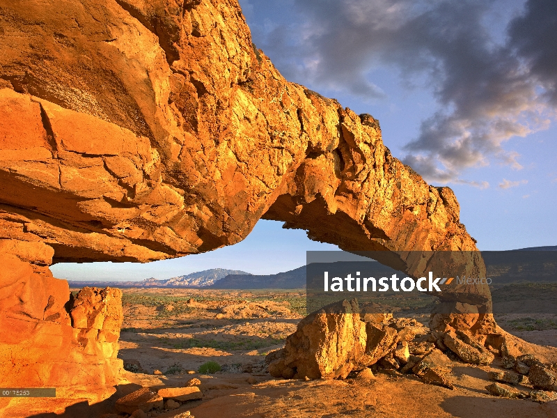 Arco puesta del sol, monumento nacional Escalante, Utah