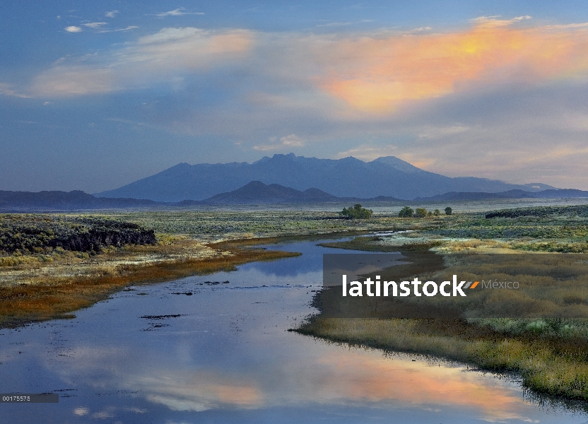 Río Grande y la Sangre de Cristo montañas, Colorado