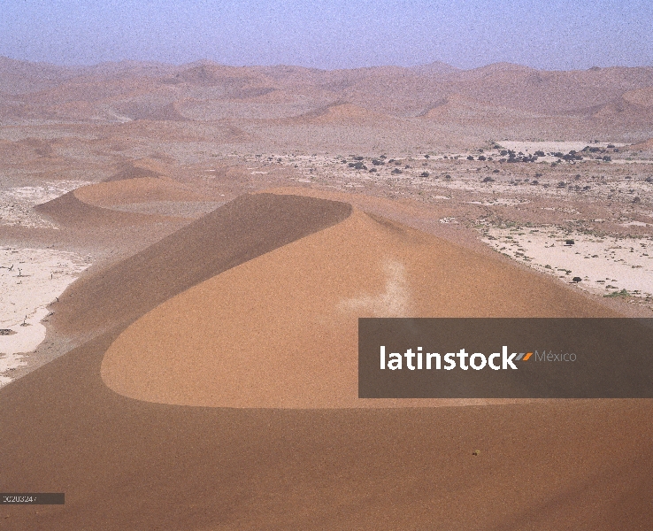 Vista de duna de Big Daddy, Parque Nacional Namib-Naukluft, Namibia