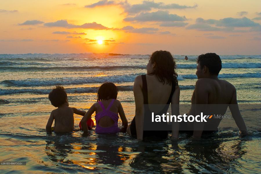 Playa Bonfil,Guerrero,familia