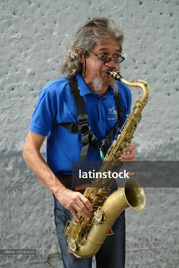 saxofonista-calles del centro histórico