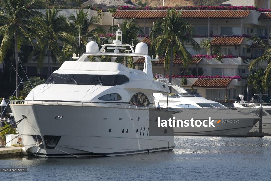 Club de yates,escultura,Ixtapa Zihuatanejo