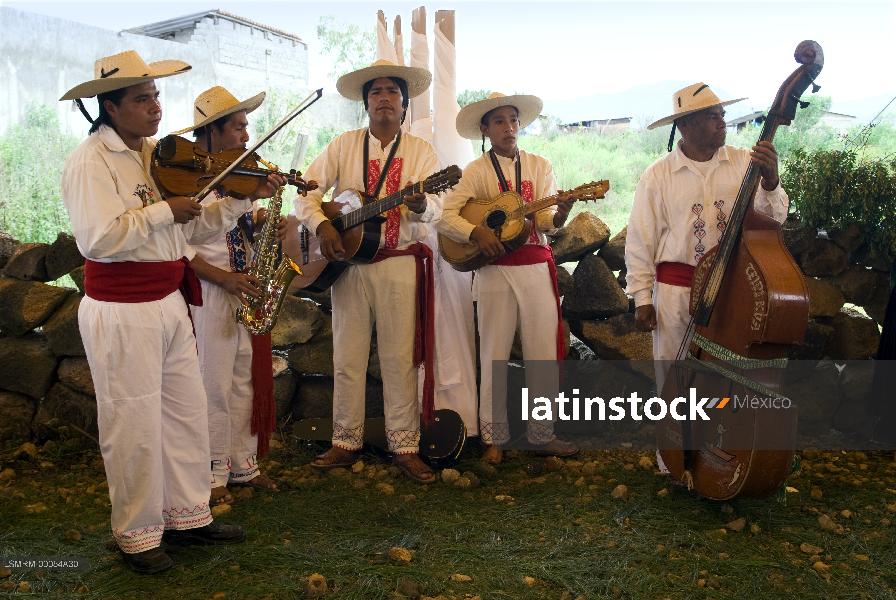 músicos de pueblo